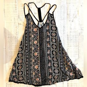 En Crème boutique dress ~ backless ~ Small